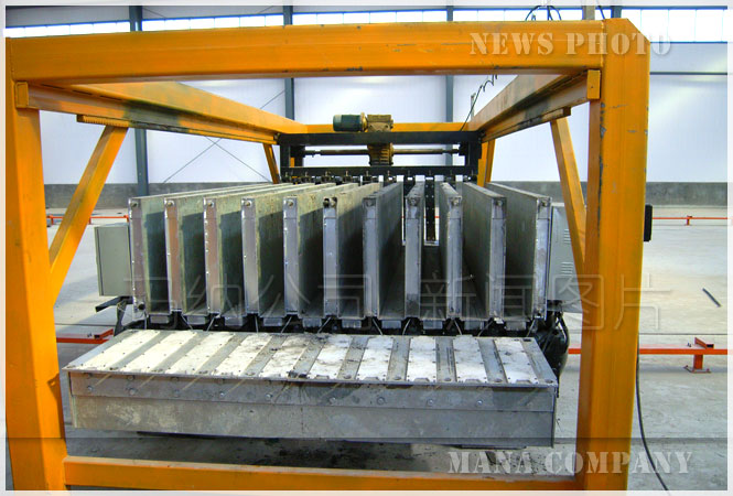 輕質隔墻板機圖片 輕質隔墻板機圖片